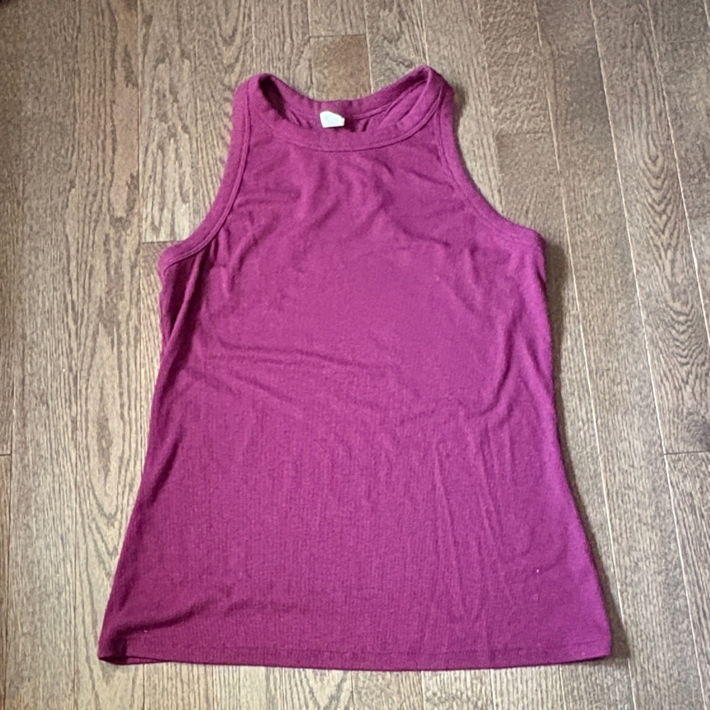 Old Navy Women's Muscle Tee - Plum